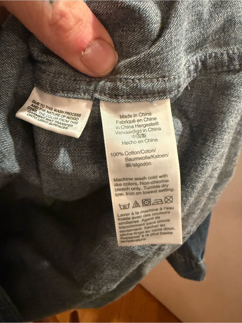💙 J.Crew Denim Women’s Button-Up Shirt - Medium Blue 💙 - Picture 5 of 7